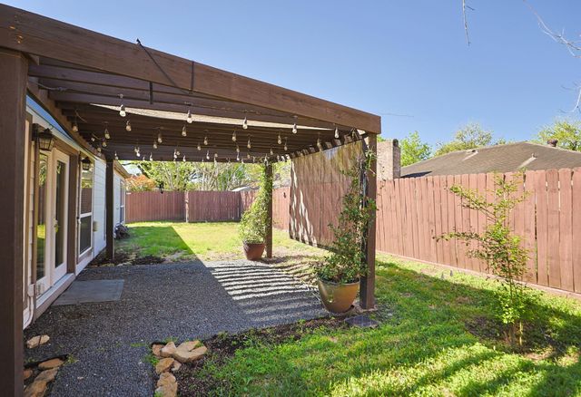 2214 Holly Knoll Street, Houston, TX 77077