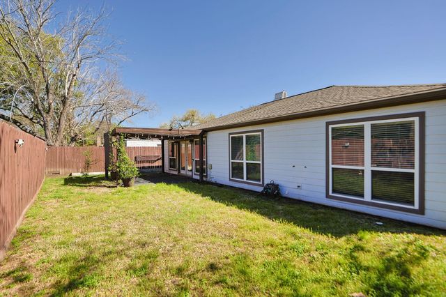 2214 Holly Knoll Street, Houston, TX 77077