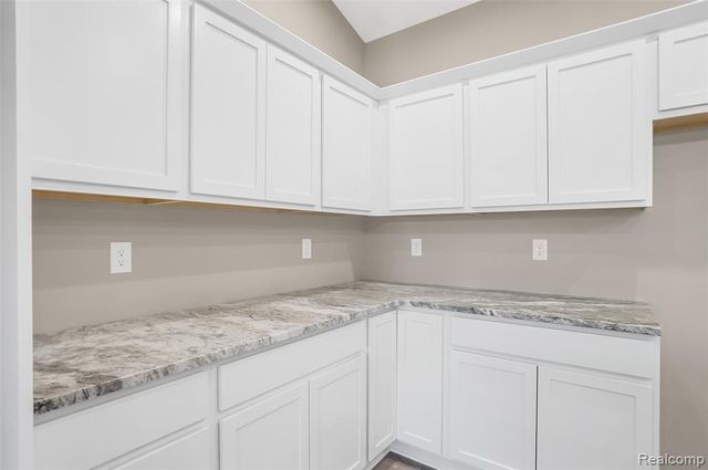 1315 Park Ridge Pointe, Grand Blanc, MI 48439