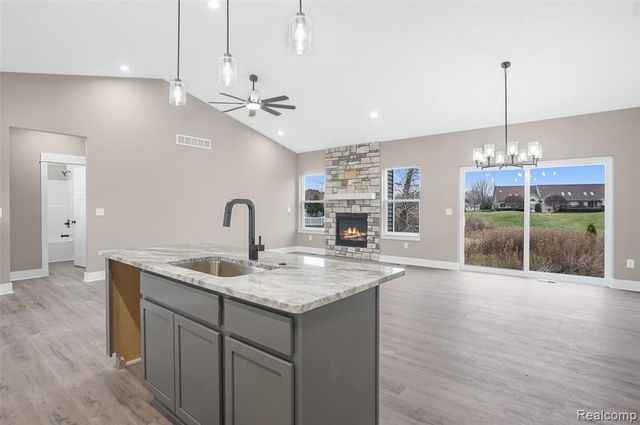 1315 Park Ridge Pointe, Grand Blanc, MI 48439