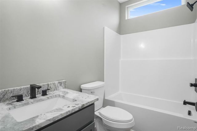 1315 Park Ridge Pointe, Grand Blanc, MI 48439