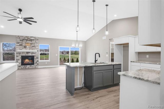 1315 Park Ridge Pointe, Grand Blanc, MI 48439