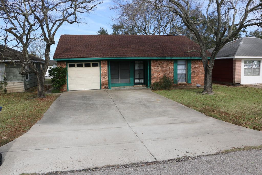 710 W 7th Street, Freeport, TX 77541