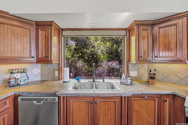 717 Riviera, Canyon Lake, TX 78133