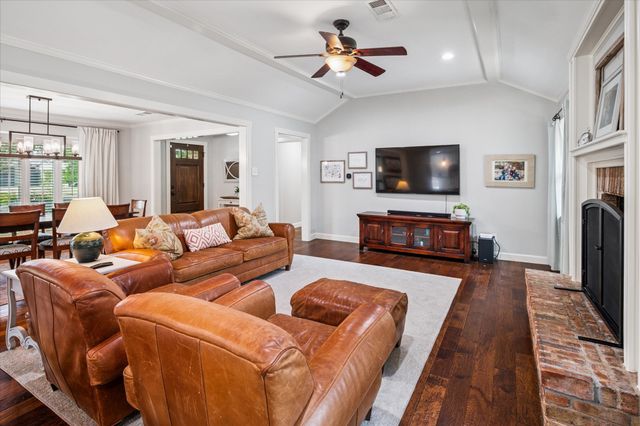 3334 Regent Drive, Dallas, TX 75229