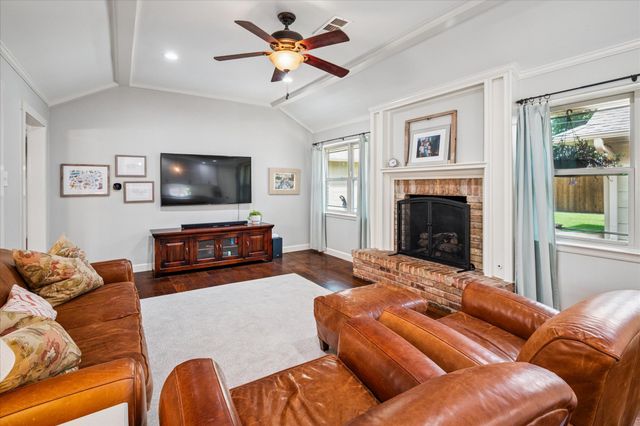 3334 Regent Drive, Dallas, TX 75229