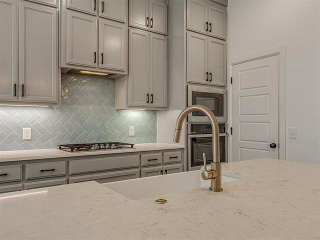 10505 NW 33rd Street, Yukon, OK 73099
