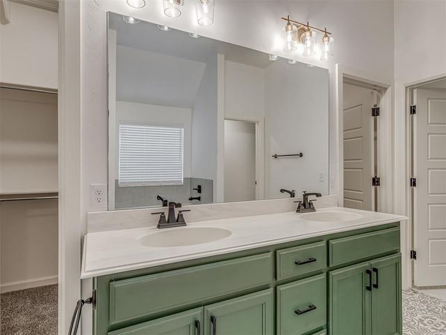 10505 NW 33rd Street, Yukon, OK 73099