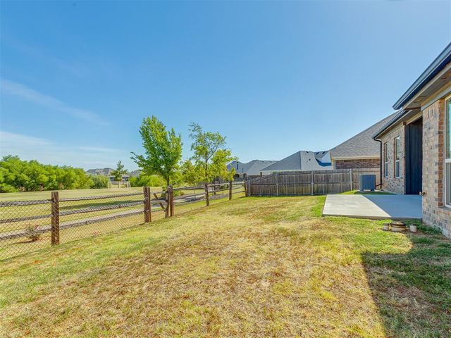 10505 NW 33rd Street, Yukon, OK 73099