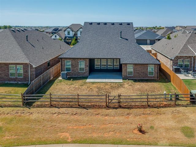 10505 NW 33rd Street, Yukon, OK 73099