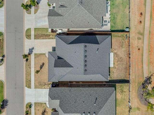 10505 NW 33rd Street, Yukon, OK 73099
