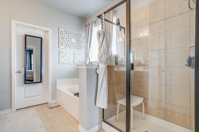 132 Creekwood Ranch Road, Azle, TX 76020