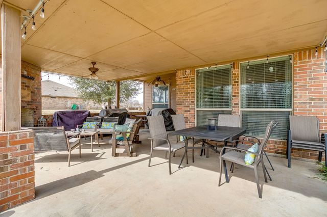 132 Creekwood Ranch Road, Azle, TX 76020