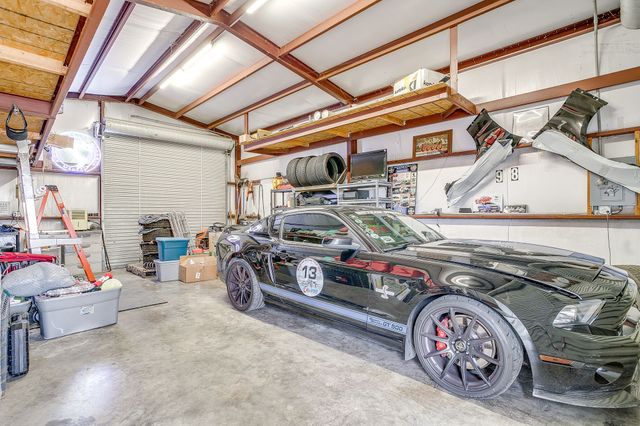 132 Creekwood Ranch Road, Azle, TX 76020