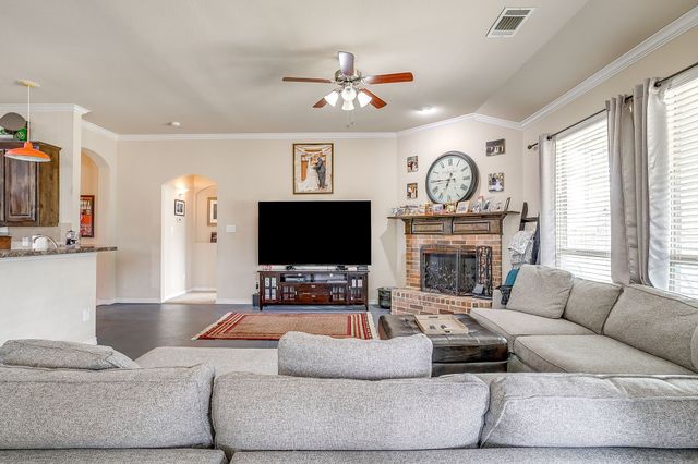 132 Creekwood Ranch Road, Azle, TX 76020