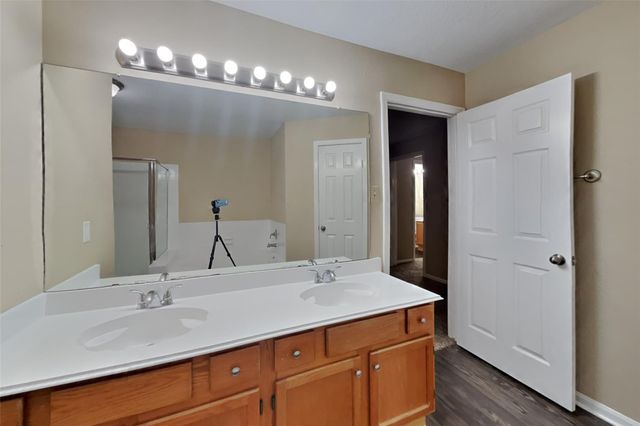 15 Kearny Brook Place, Spring, TX 77381