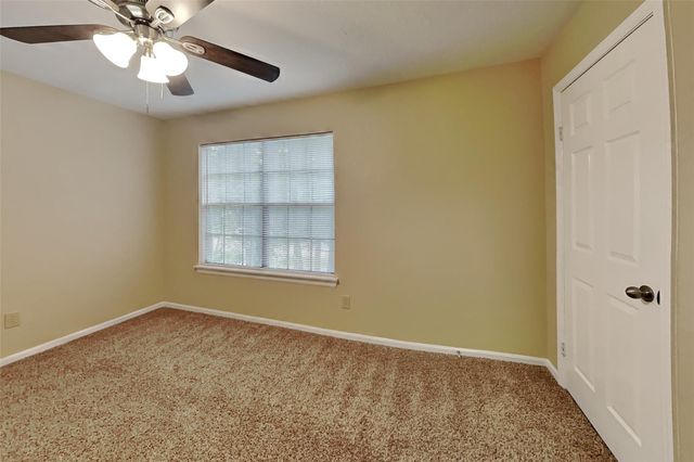 15 Kearny Brook Place, Spring, TX 77381
