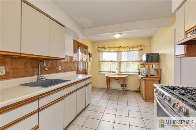 19 Lonsdale Drive, South Plainfield, NJ 07080