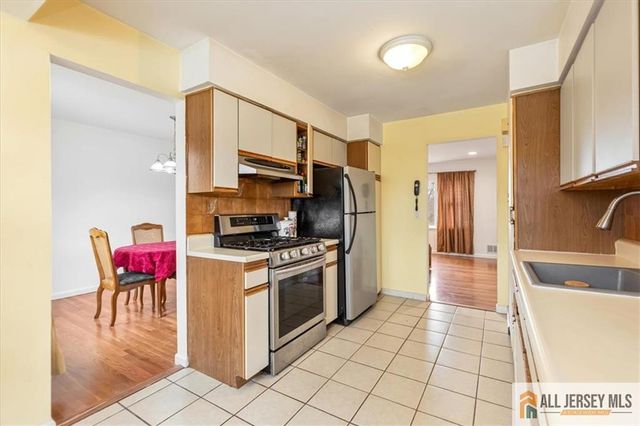 19 Lonsdale Drive, South Plainfield, NJ 07080