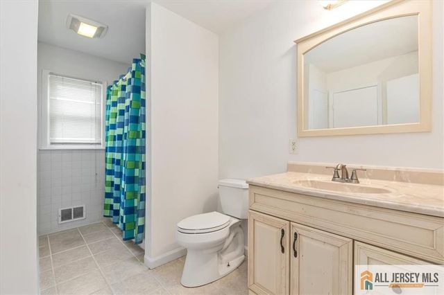 19 Lonsdale Drive, South Plainfield, NJ 07080