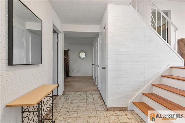 19 Lonsdale Drive, South Plainfield, NJ 07080