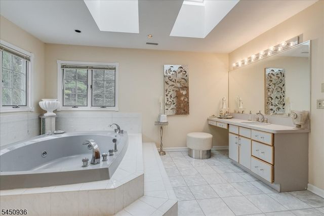 42 Lambert Dr, Sparta Twp., NJ 07871