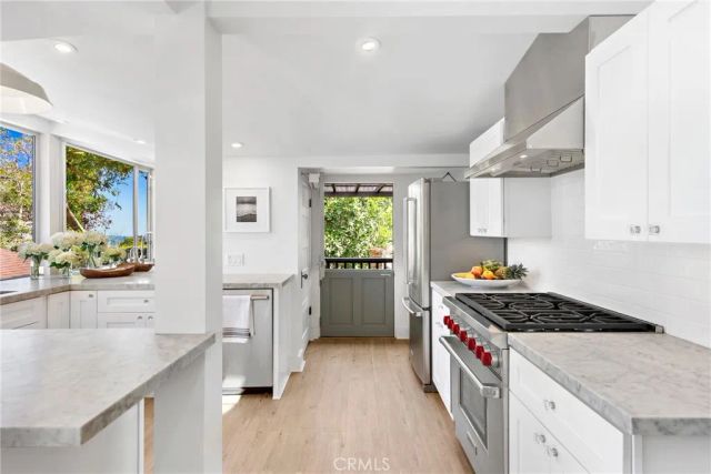 592 Bluebird Canyon Drive, Laguna Beach, CA 92651