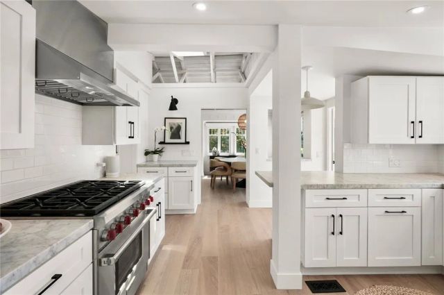 592 Bluebird Canyon Drive, Laguna Beach, CA 92651