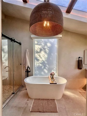 592 Bluebird Canyon Drive, Laguna Beach, CA 92651