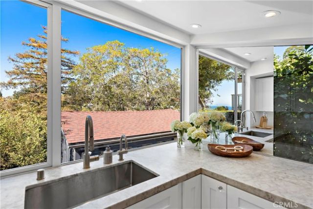 592 Bluebird Canyon Drive, Laguna Beach, CA 92651