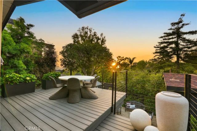 592 Bluebird Canyon Drive, Laguna Beach, CA 92651