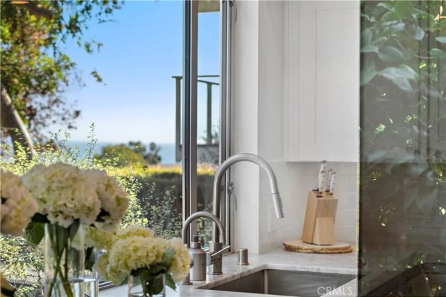 592 Bluebird Canyon Drive, Laguna Beach, CA 92651