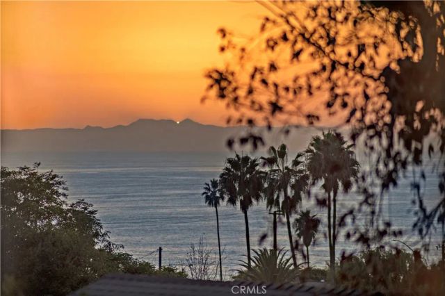 592 Bluebird Canyon Drive, Laguna Beach, CA 92651