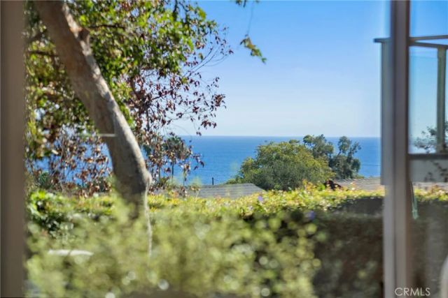 592 Bluebird Canyon Drive, Laguna Beach, CA 92651