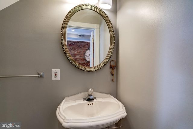 1016 G ST SE, Washington, DC 20003