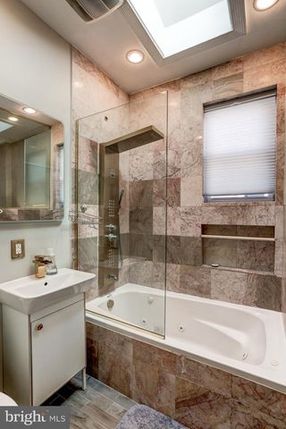 1016 G ST SE, Washington, DC 20003