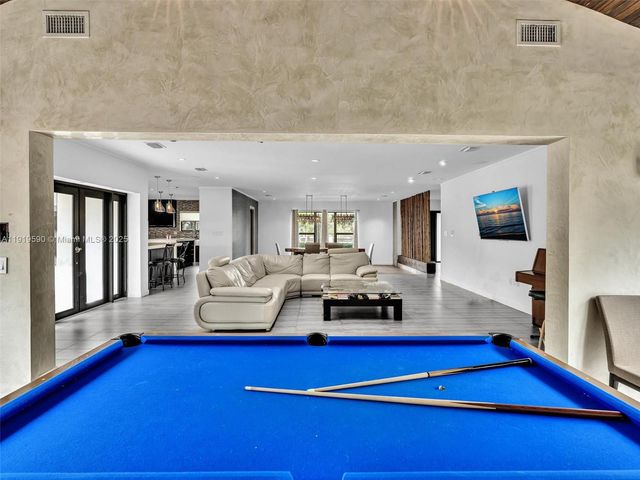 15555 Old Cutler Rd, Palmetto Bay, FL 33157