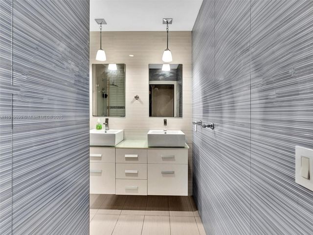 15555 Old Cutler Rd, Palmetto Bay, FL 33157