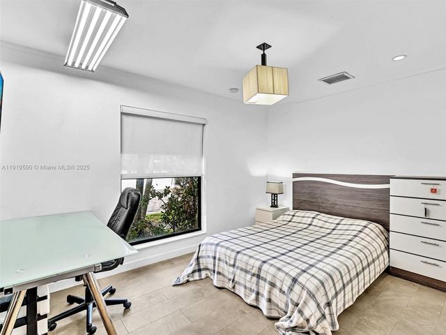 15555 Old Cutler Rd, Palmetto Bay, FL 33157