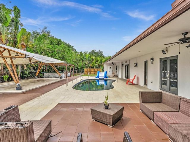 15555 Old Cutler Rd, Palmetto Bay, FL 33157