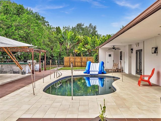 15555 Old Cutler Rd, Palmetto Bay, FL 33157