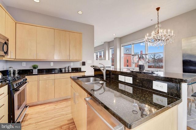 1662 N QUINN ST N, Arlington, VA 22209