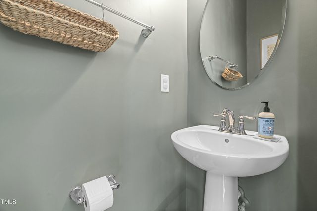 6607 Pathfinder Way, Raleigh, NC 27616