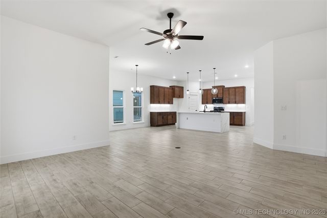 2069 E 130th Street S, Jenks, OK 74037