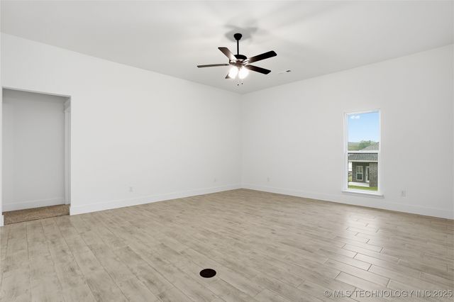 2069 E 130th Street S, Jenks, OK 74037