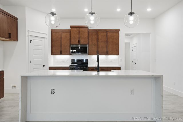 2069 E 130th Street S, Jenks, OK 74037