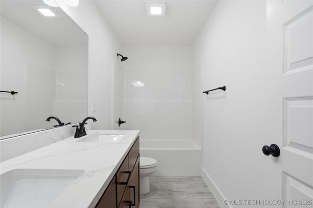 2069 E 130th Street S, Jenks, OK 74037