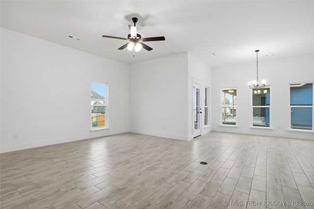 2069 E 130th Street S, Jenks, OK 74037