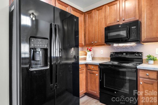 10457 Stokeshill Court, Pineville, NC 28134