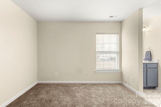 10457 Stokeshill Court, Pineville, NC 28134